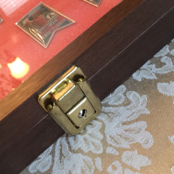 Shohei Ohtani 12 baseball pins + display case - Picture 8 of 8